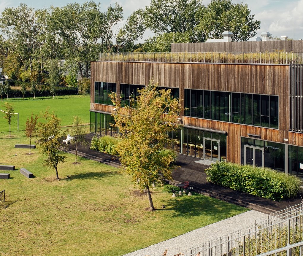 Akademeia High Shool Lüks Haberler