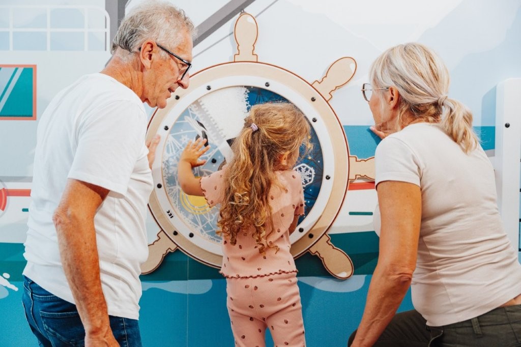 Büyükanne ve büyükbabalar ile tatiller Linea Mare