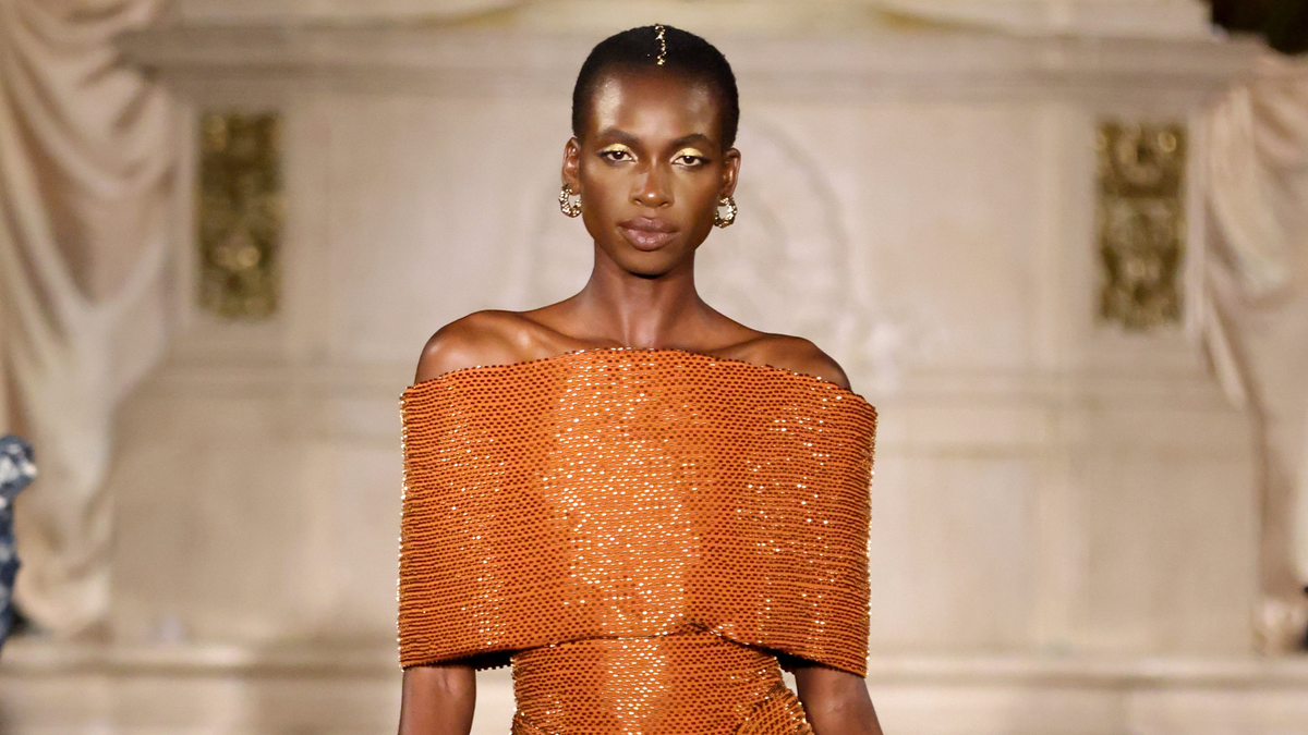 Christian Siriano'dan Dune'dan fırlamış bir koleksiyon