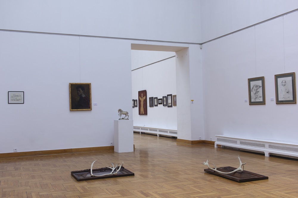 D&uuml;zensiz Saray. Franciszek Starowieyski yeniden Krakow'da - sergi belgeleri