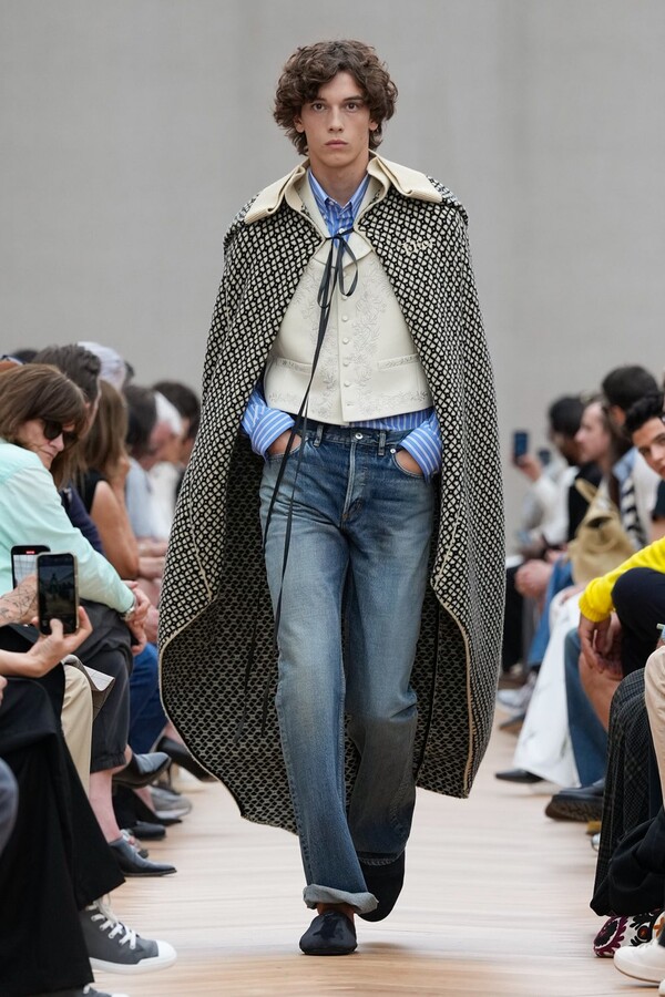 Jonathan Anderson Dior İ&ccedil;in2