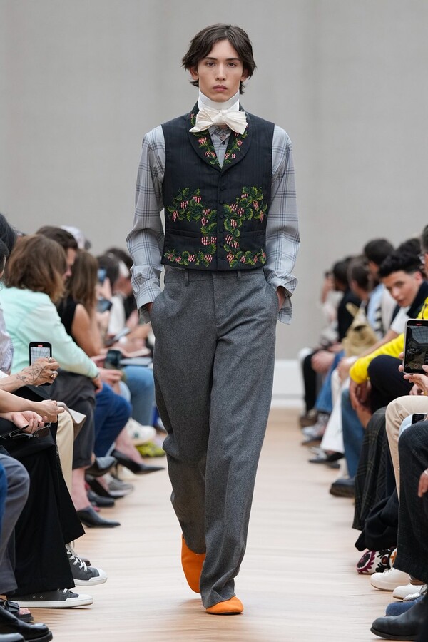 Jonathan Anderson Dior İ&ccedil;in5