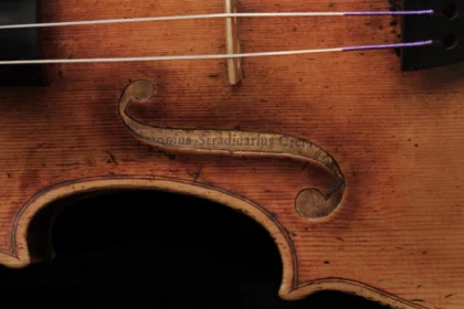 Stradivarius Keman Müzayedede