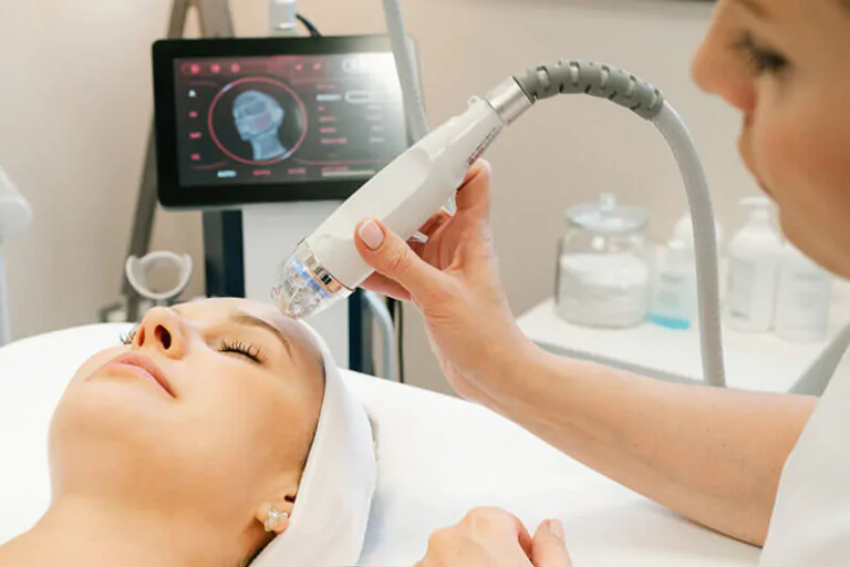 Neştersiz Radyorefraktif Mikro İğneli Rf Lifting