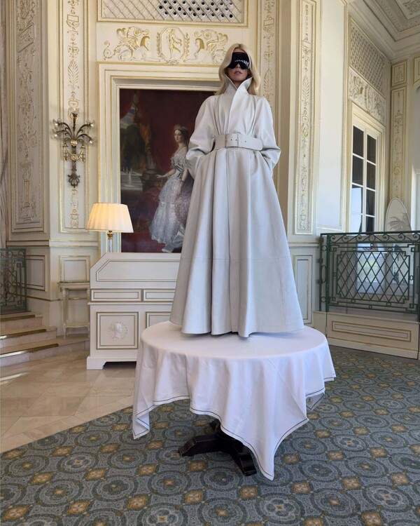 Claudia Schiffer ile Balenciaga Kampanyası9