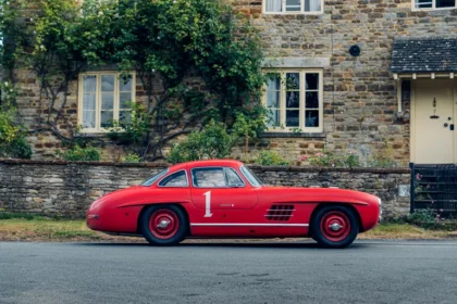 Kırmızı Mercedes Açık Artırmada3