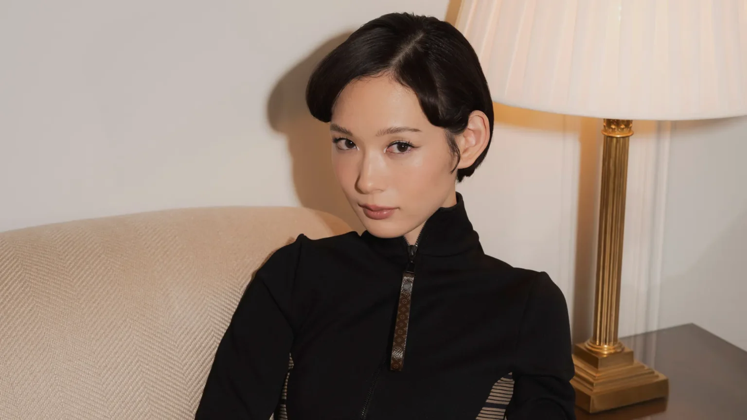 Moeka Hoshi I Eksik Fotoğrafı Hiç Louis Vuitton Giydi mi