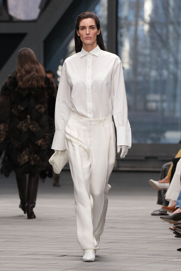 Calvin Klein Mit ile G&uuml;n&uuml;m&uuml;z Arasında4