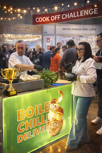 Małgorzata Figarska Manor House Spa Gastro Smakki Fuarında Yemek Yapıyor